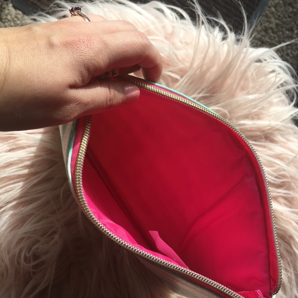 Designed Pouch - Picture 3 of 7